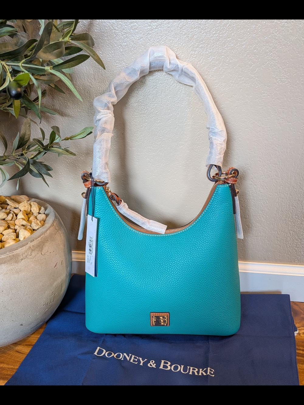 Beautiful! NWT Dooney & Bourke Pebble Grain Bryce Hobo Shoulder Bag in Spearmint